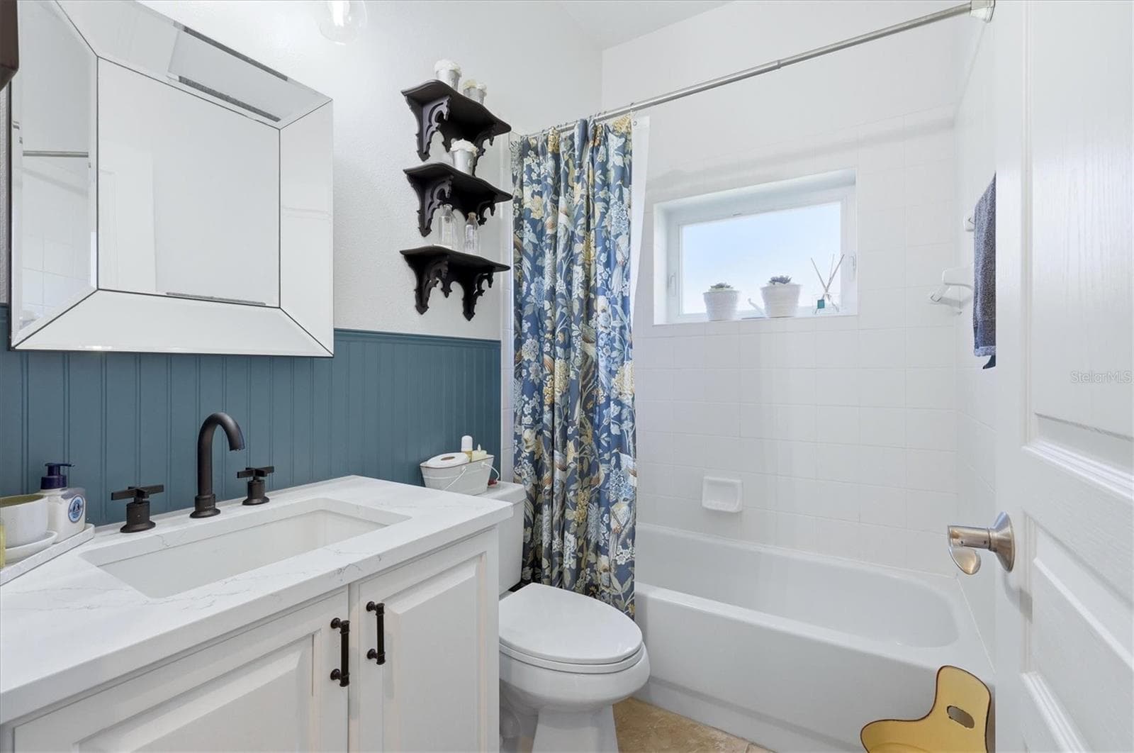 Single Family Residence at 1753 KINGSDOWN DR, SARASOTA, photo 22 of 42