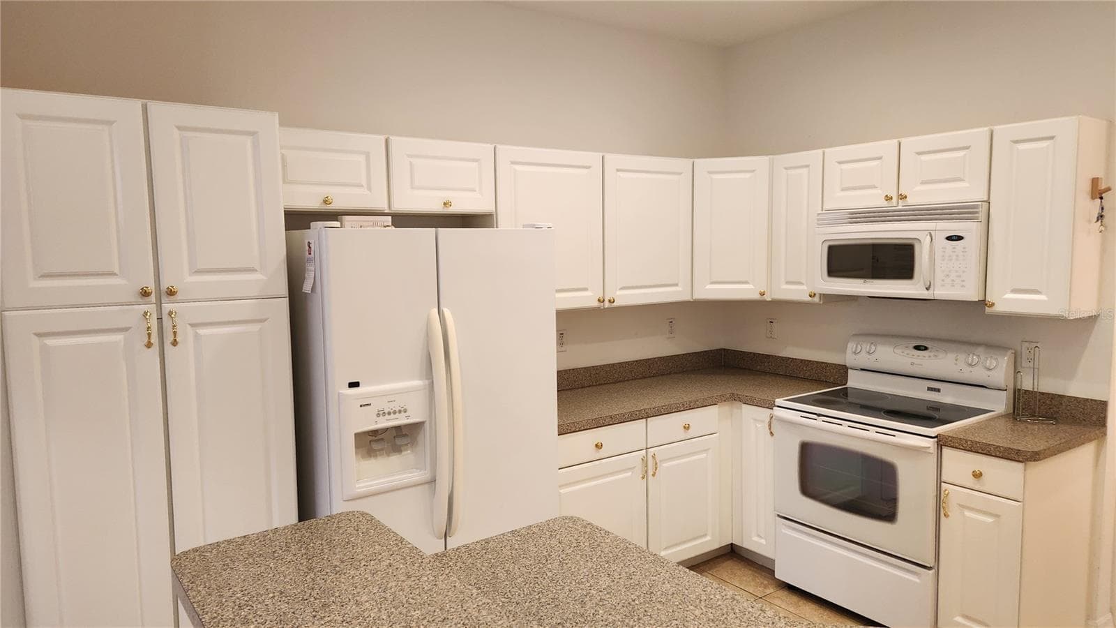 Spacious kitchen. - 642 SPRING LAKE CIR, TARPON SPRINGS