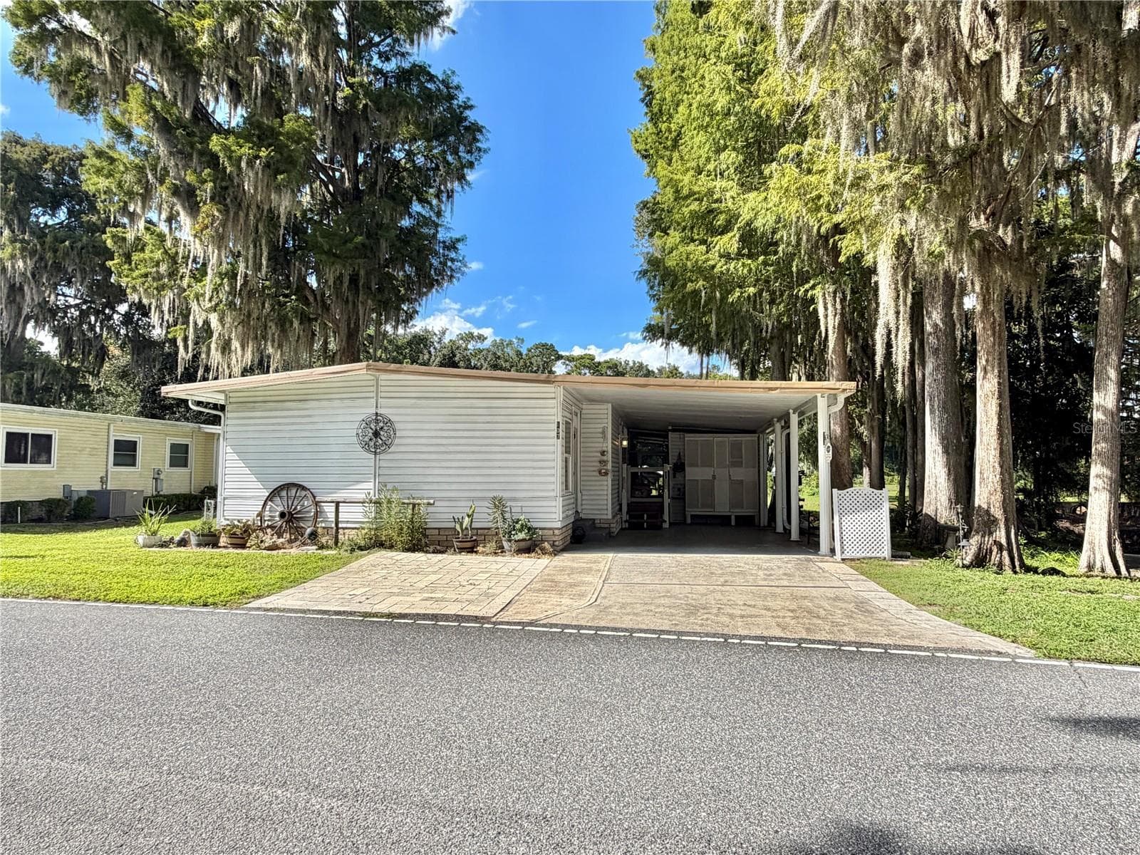 107 ROYAL PALM DR