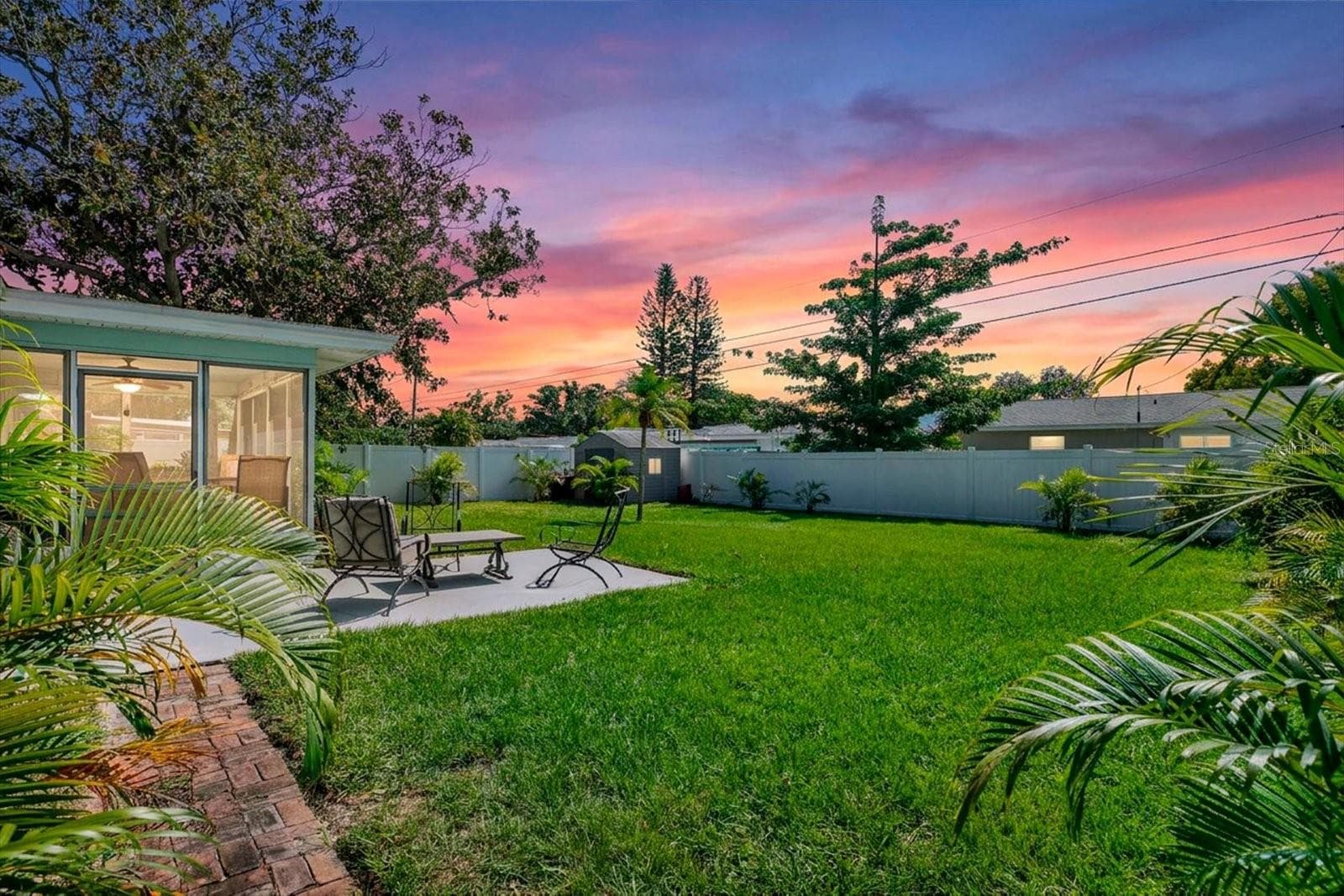 Single Family Residence at 1669 CAMBRIDGE DR, CLEARWATER, photo 2 of 42
