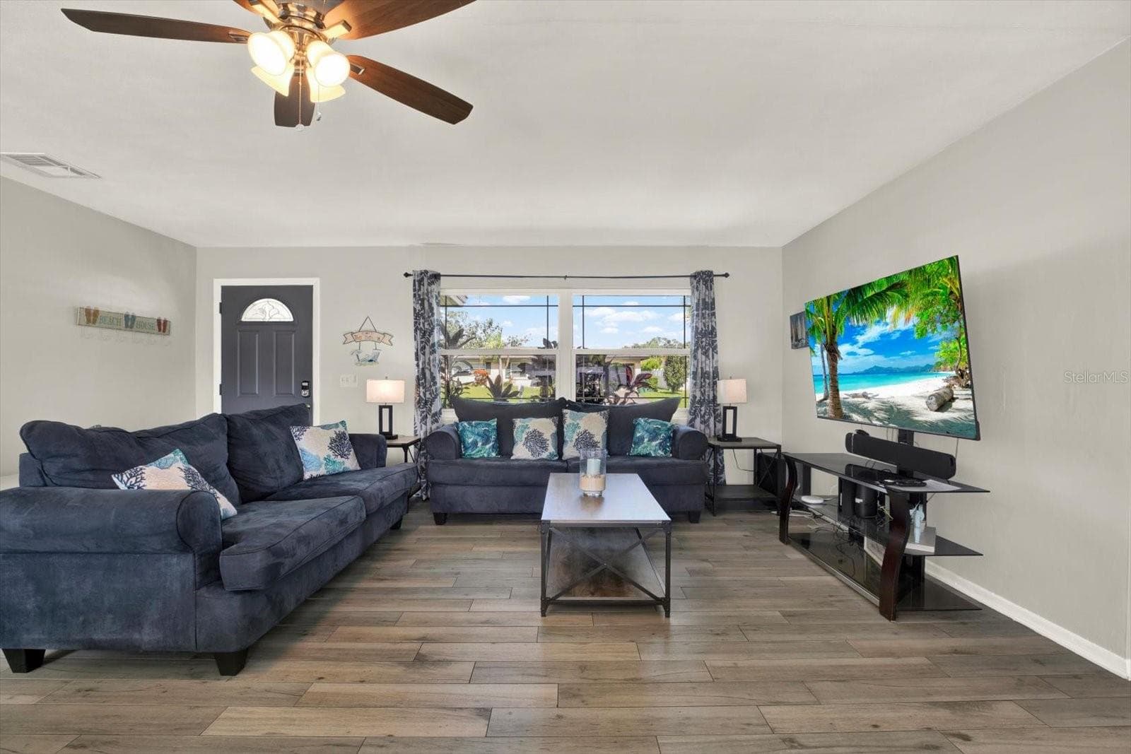 Single Family Residence at 1669 CAMBRIDGE DR, CLEARWATER, photo 6 of 42