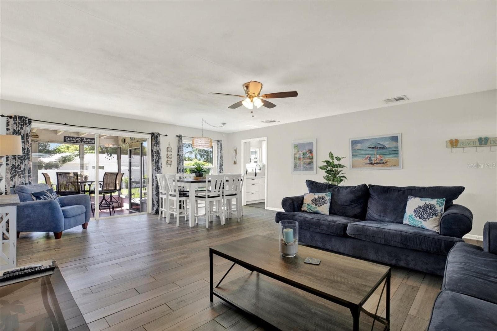 Single Family Residence at 1669 CAMBRIDGE DR, CLEARWATER, photo 7 of 42