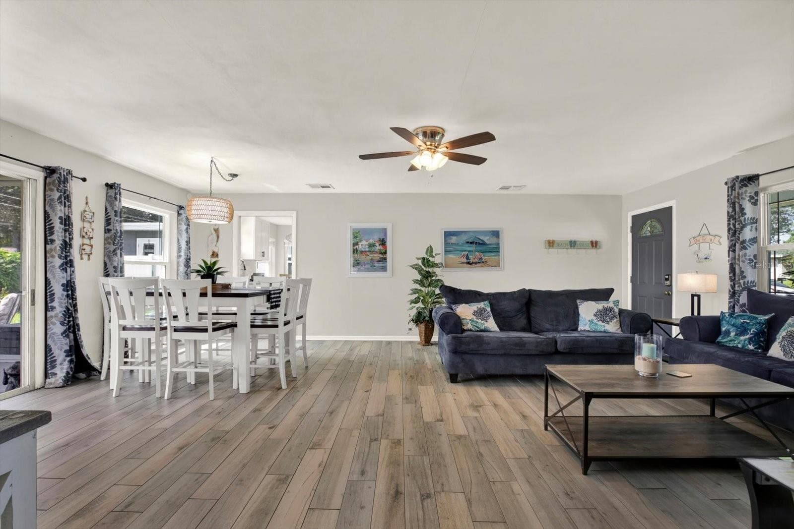 Single Family Residence at 1669 CAMBRIDGE DR, CLEARWATER, photo 10 of 42