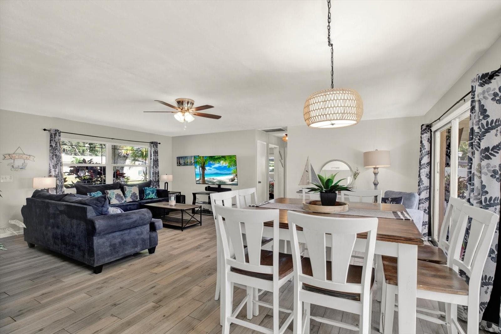 Single Family Residence at 1669 CAMBRIDGE DR, CLEARWATER, photo 11 of 42