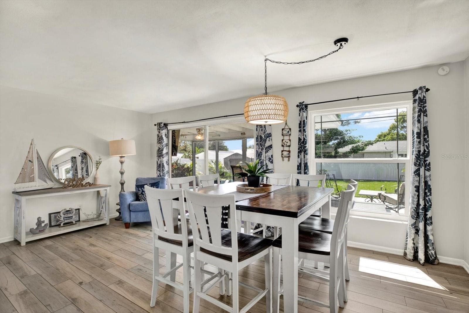 Single Family Residence at 1669 CAMBRIDGE DR, CLEARWATER, photo 12 of 42