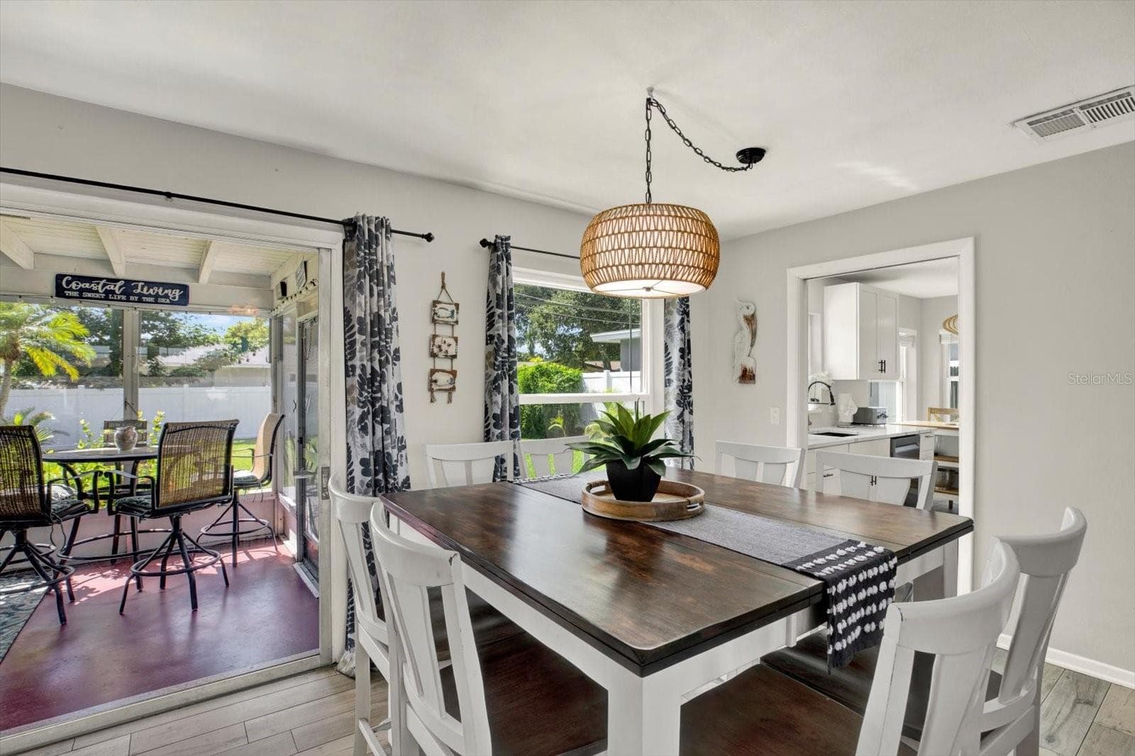 Single Family Residence at 1669 CAMBRIDGE DR, CLEARWATER, photo 13 of 42