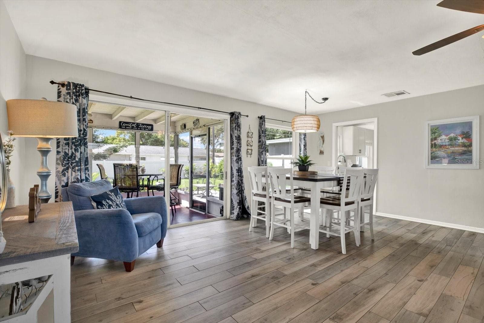 Single Family Residence at 1669 CAMBRIDGE DR, CLEARWATER, photo 15 of 42