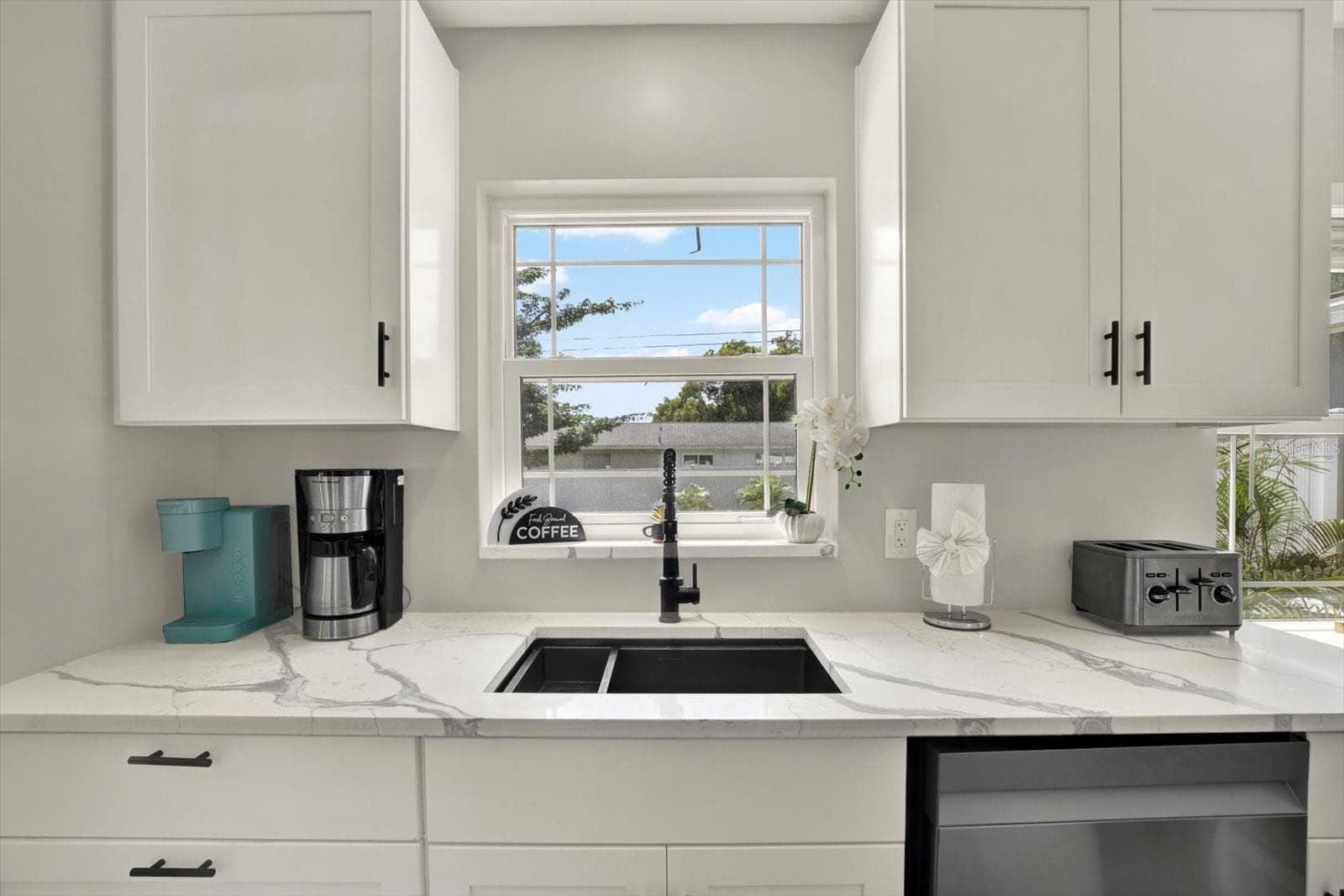 Single Family Residence at 1669 CAMBRIDGE DR, CLEARWATER, photo 19 of 42