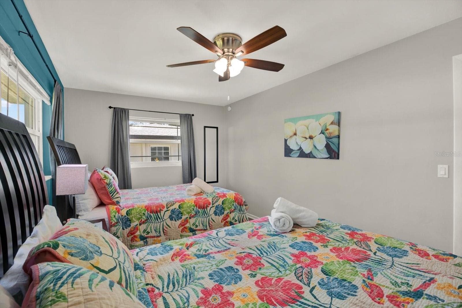 Single Family Residence at 1669 CAMBRIDGE DR, CLEARWATER, photo 25 of 42