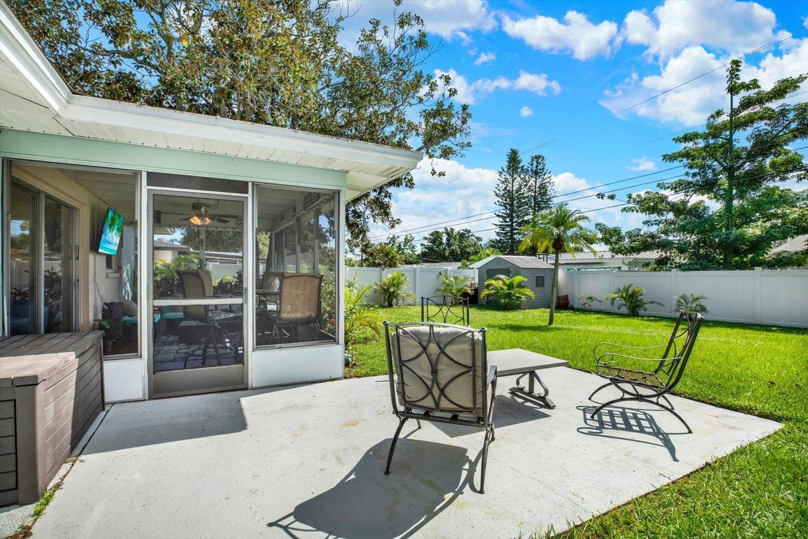 Single Family Residence at 1669 CAMBRIDGE DR, CLEARWATER, photo 33 of 42
