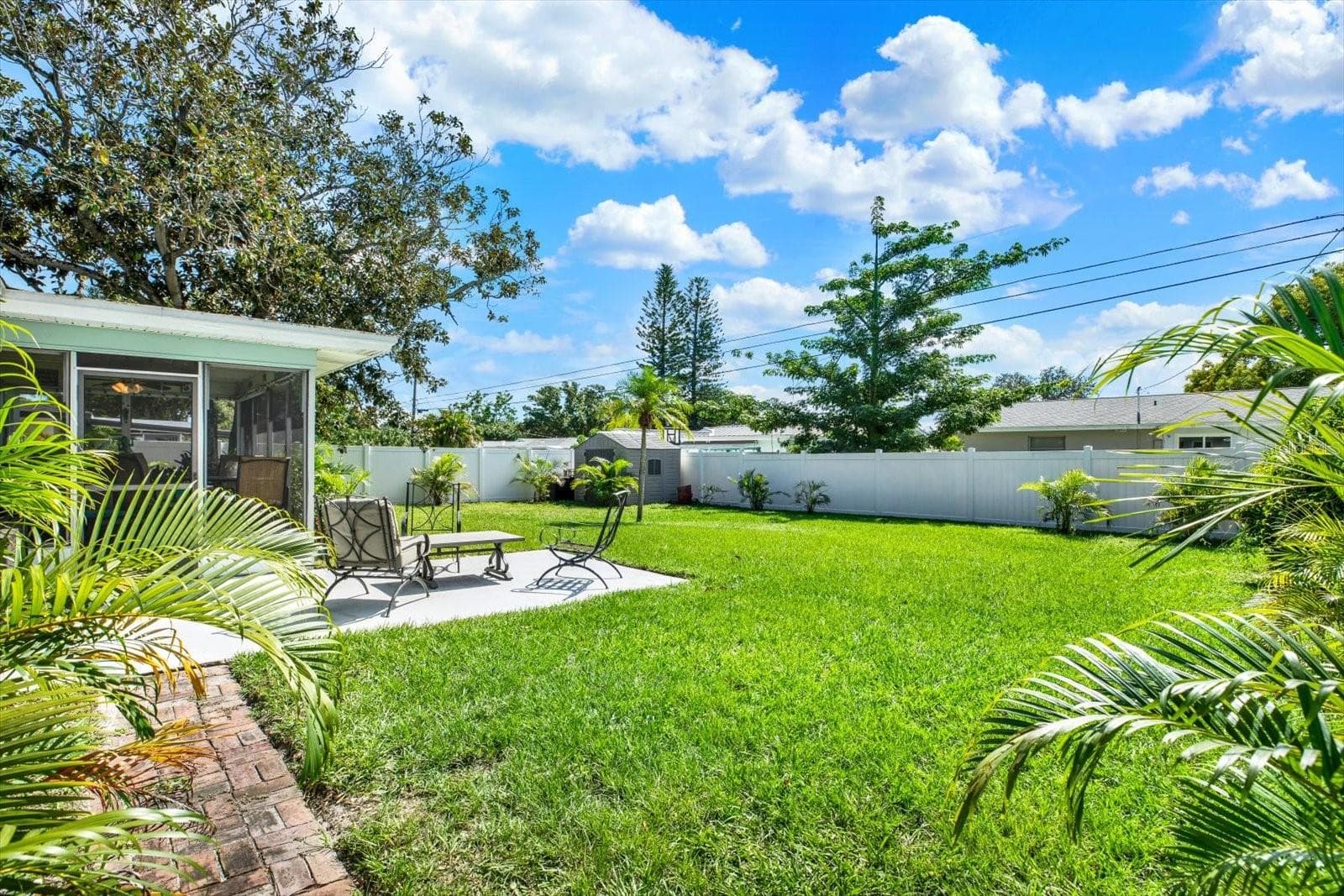 Single Family Residence at 1669 CAMBRIDGE DR, CLEARWATER, photo 34 of 42