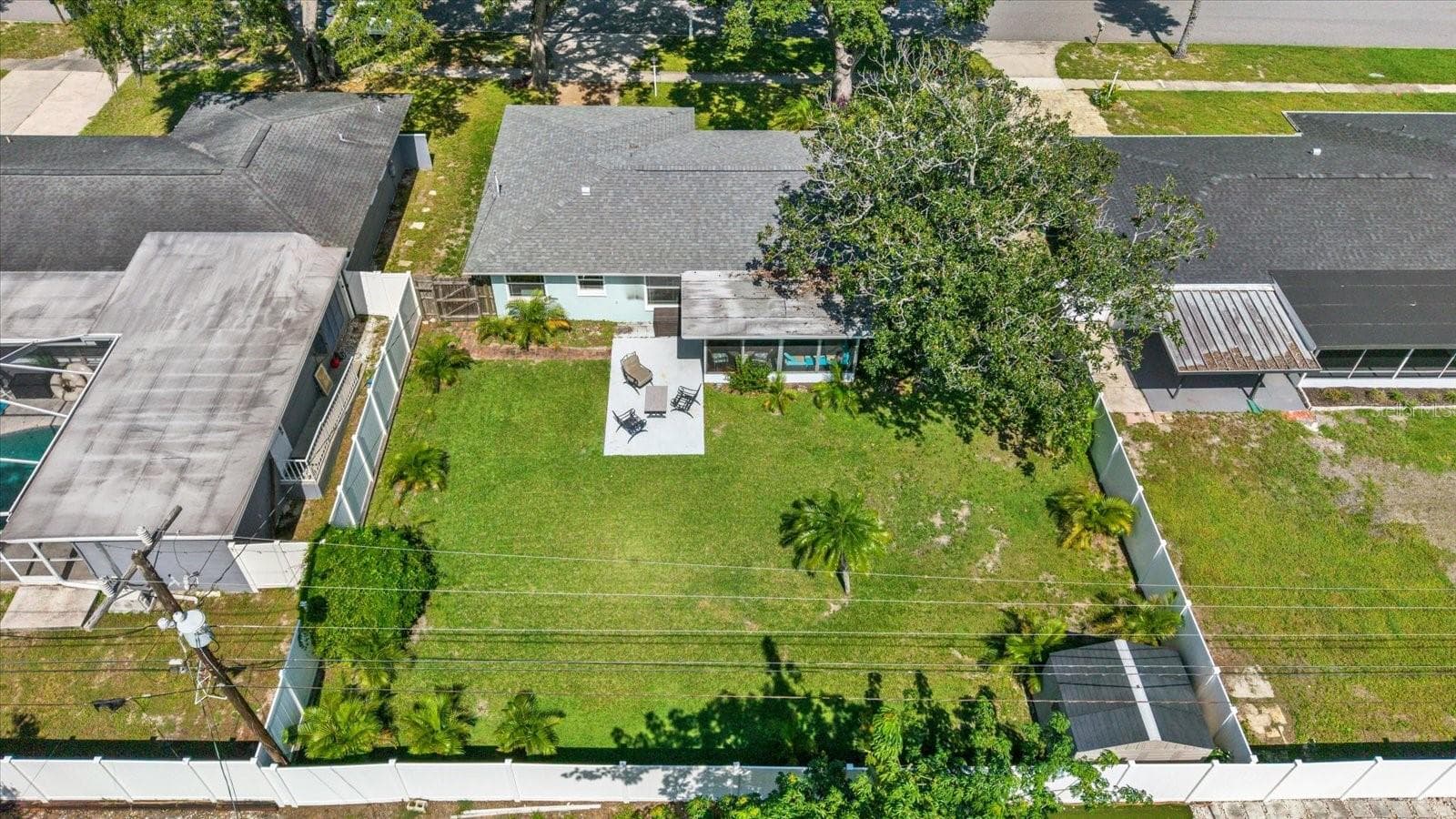 Single Family Residence at 1669 CAMBRIDGE DR, CLEARWATER, photo 39 of 42