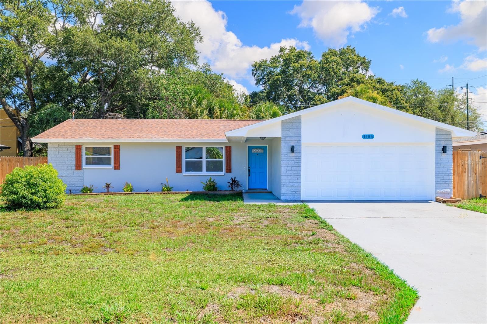 1486 CAROLYN LN