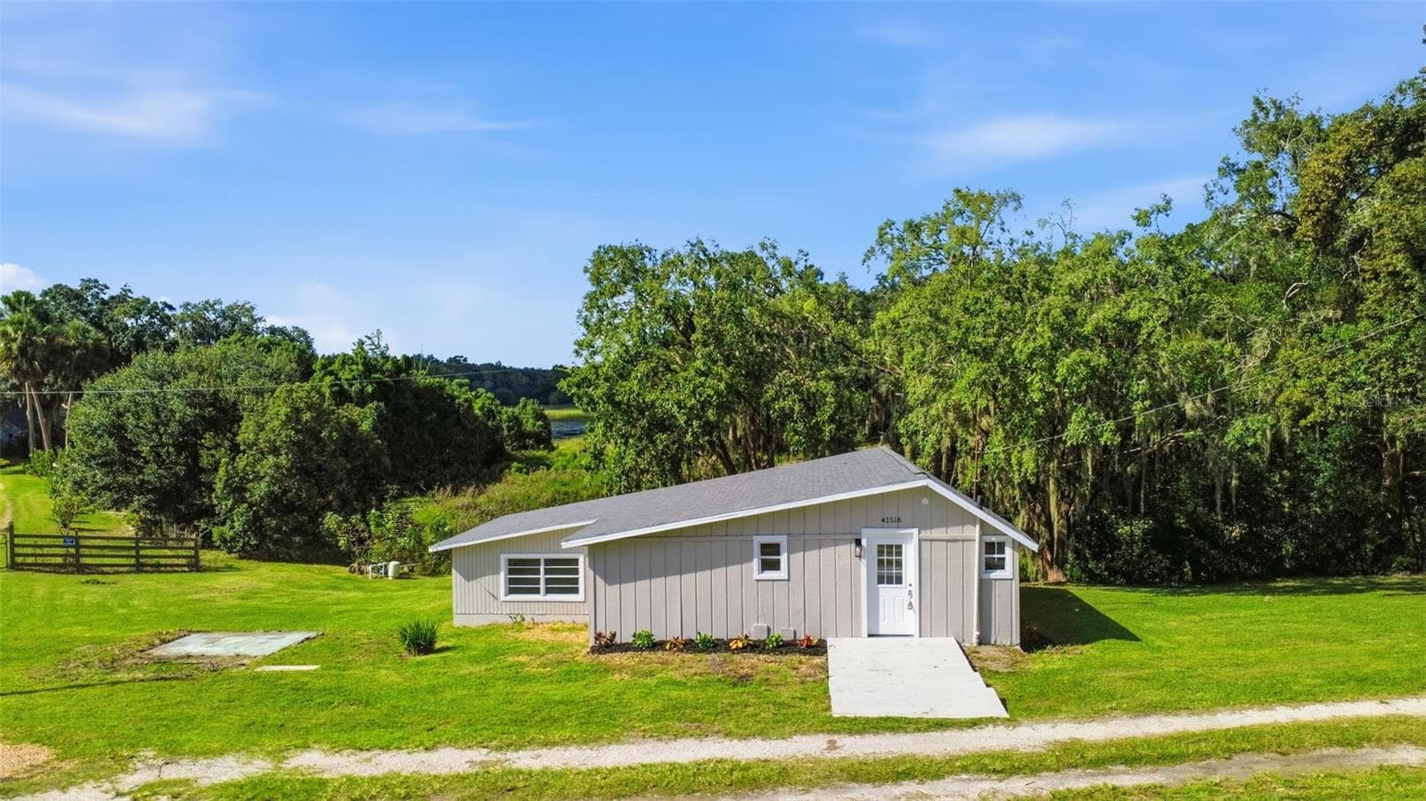 Guest House - 41520 CHARM LAKE DR, UMATILLA