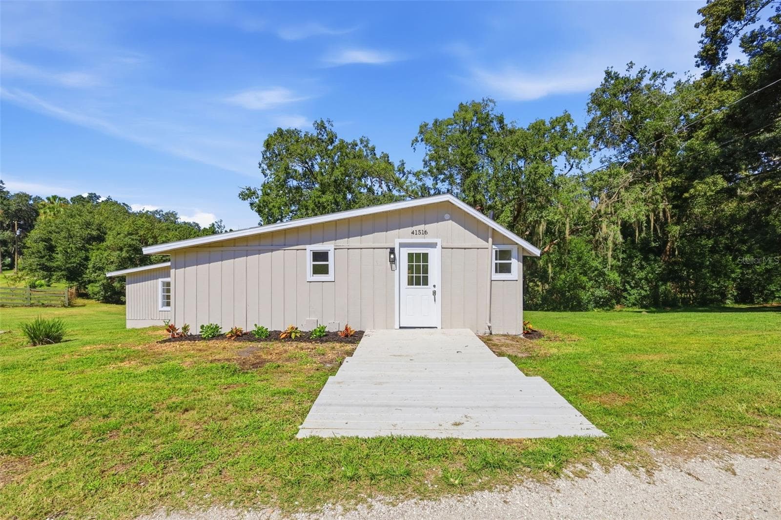 Guest House - 41520 CHARM LAKE DR, UMATILLA