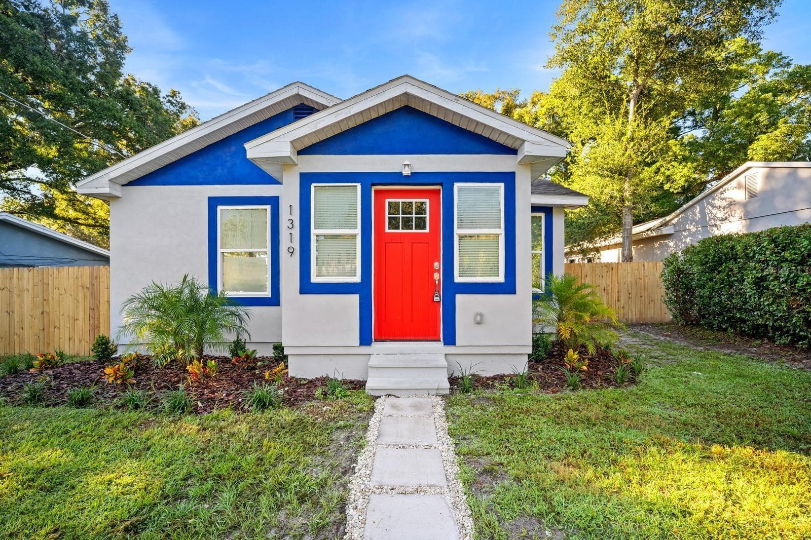 Single Family Residence at 1319 E NORFOLK ST, TAMPA, photo 4 of 34