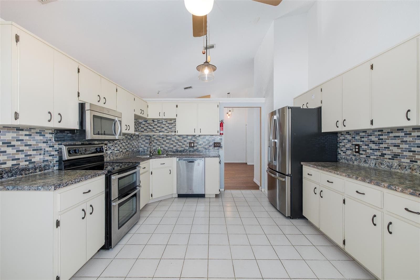 Single Family Residence at 4622 SAWGRASS BLVD, NEW PORT RICHEY, photo 8 of 30