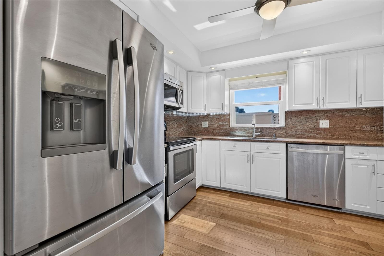 Condominium at 1120 N SHORE DR NE #502, ST PETERSBURG, photo 4 of 28