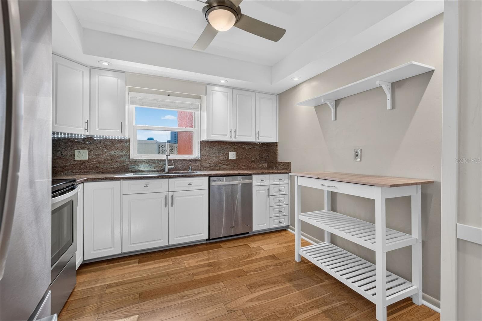 Condominium at 1120 N SHORE DR NE #502, ST PETERSBURG, photo 6 of 28