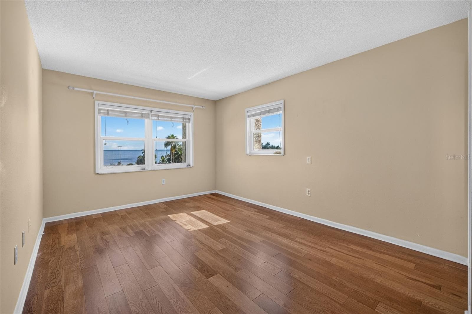 Condominium at 1120 N SHORE DR NE #502, ST PETERSBURG, photo 10 of 28