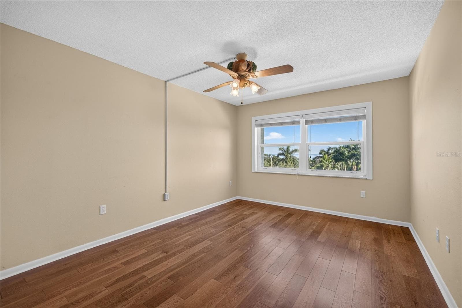 Condominium at 1120 N SHORE DR NE #502, ST PETERSBURG, photo 14 of 28