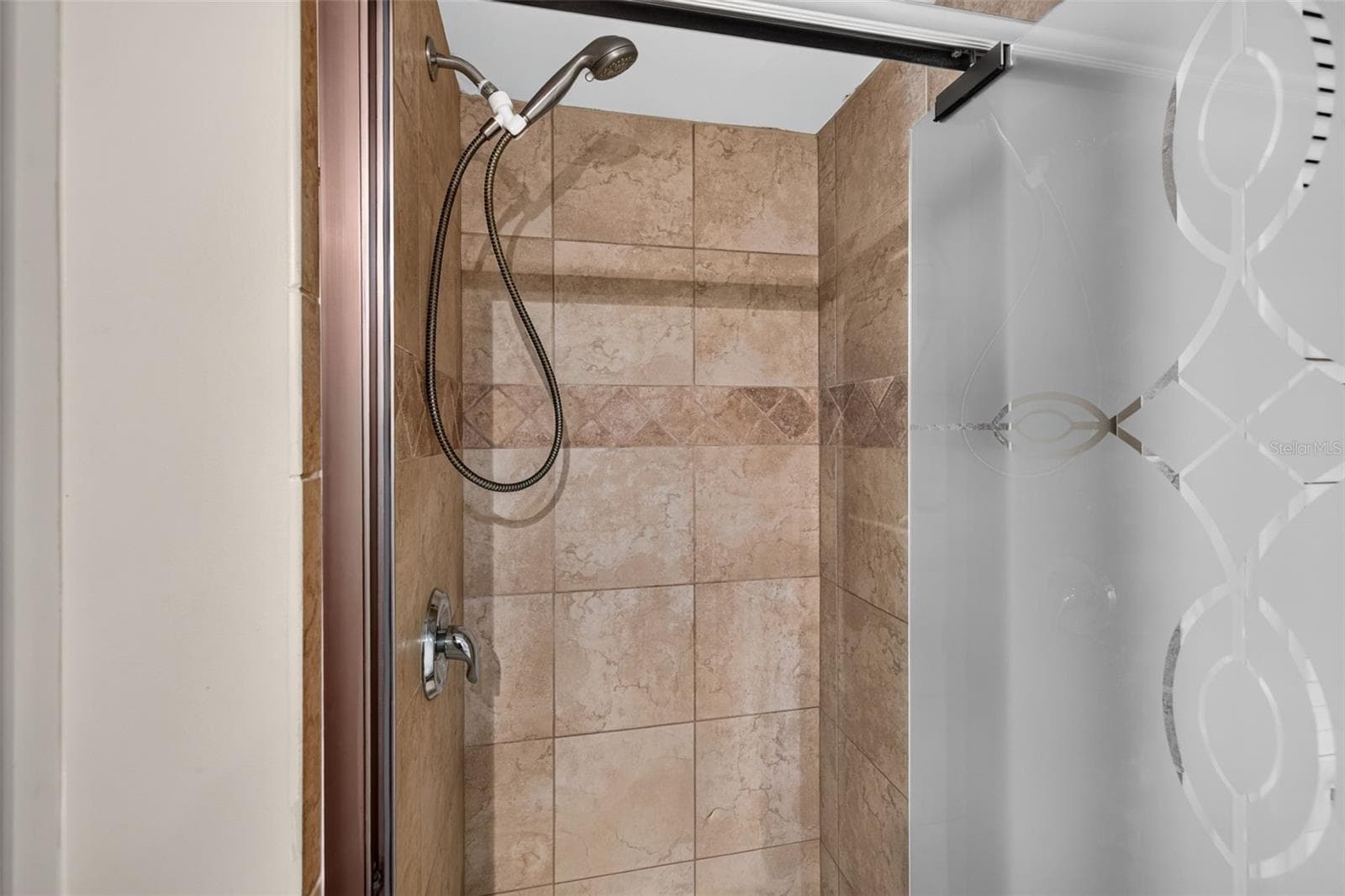 Condominium at 1120 N SHORE DR NE #502, ST PETERSBURG, photo 16 of 28