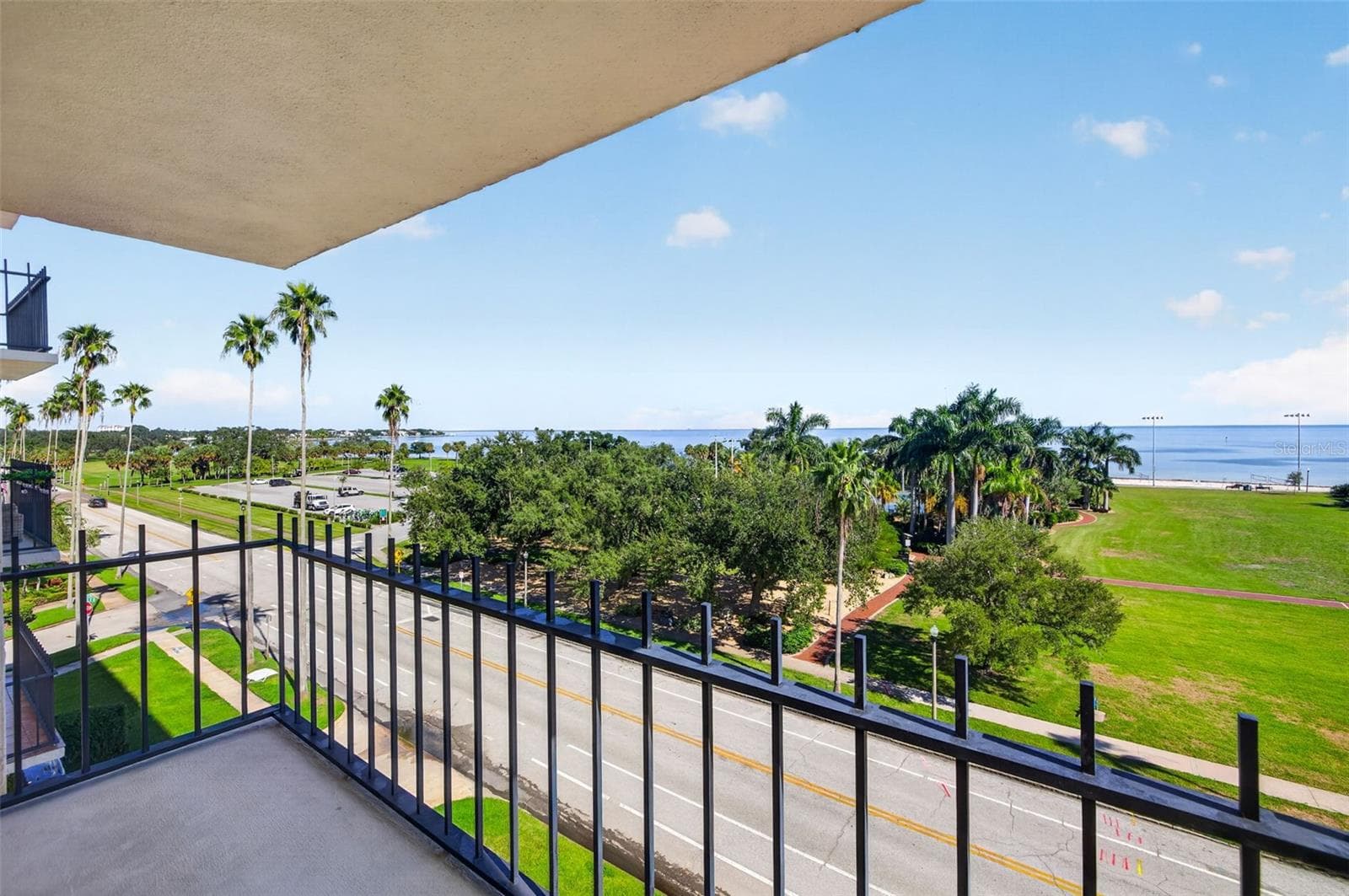 Condominium at 1120 N SHORE DR NE #502, ST PETERSBURG, photo 19 of 28