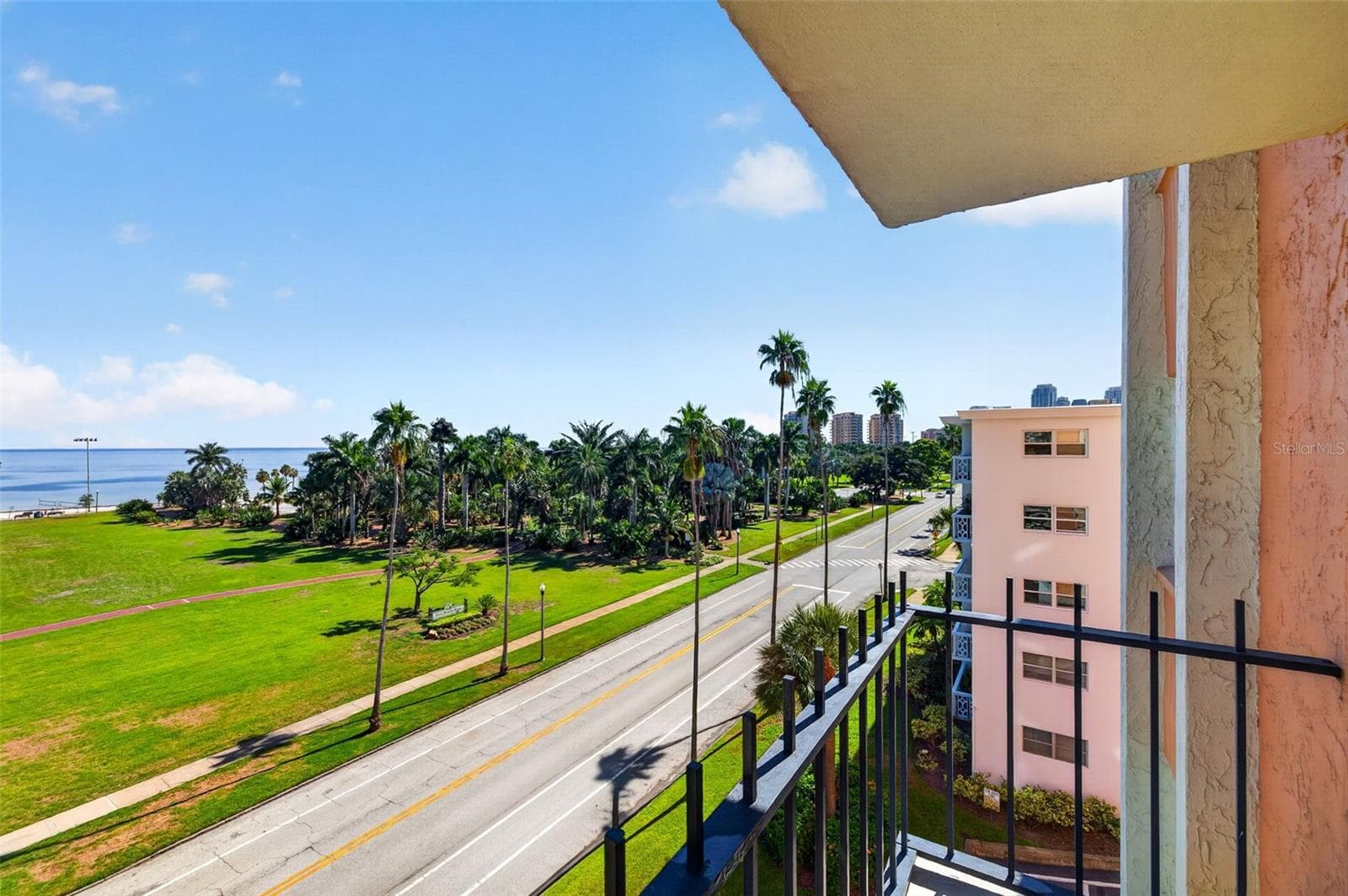 Condominium at 1120 N SHORE DR NE #502, ST PETERSBURG, photo 21 of 28