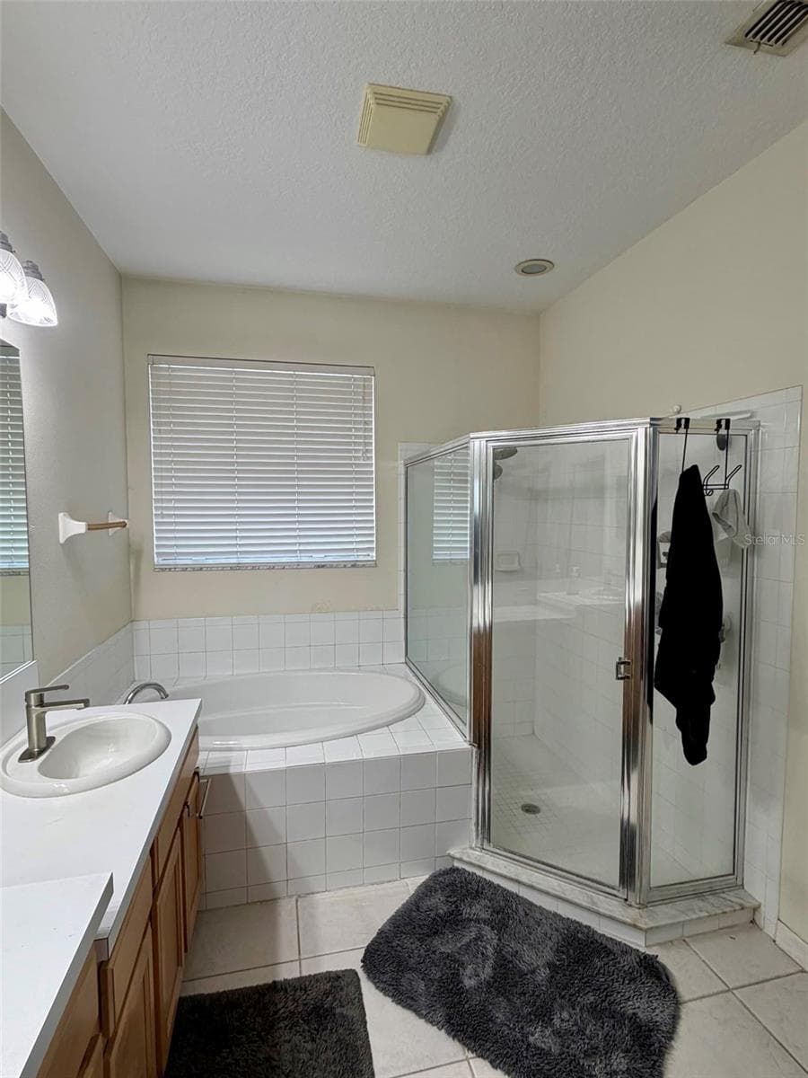 Single Family Residence at 3720 BRAEMERE DR, SPRING HILL, photo 18 of 44