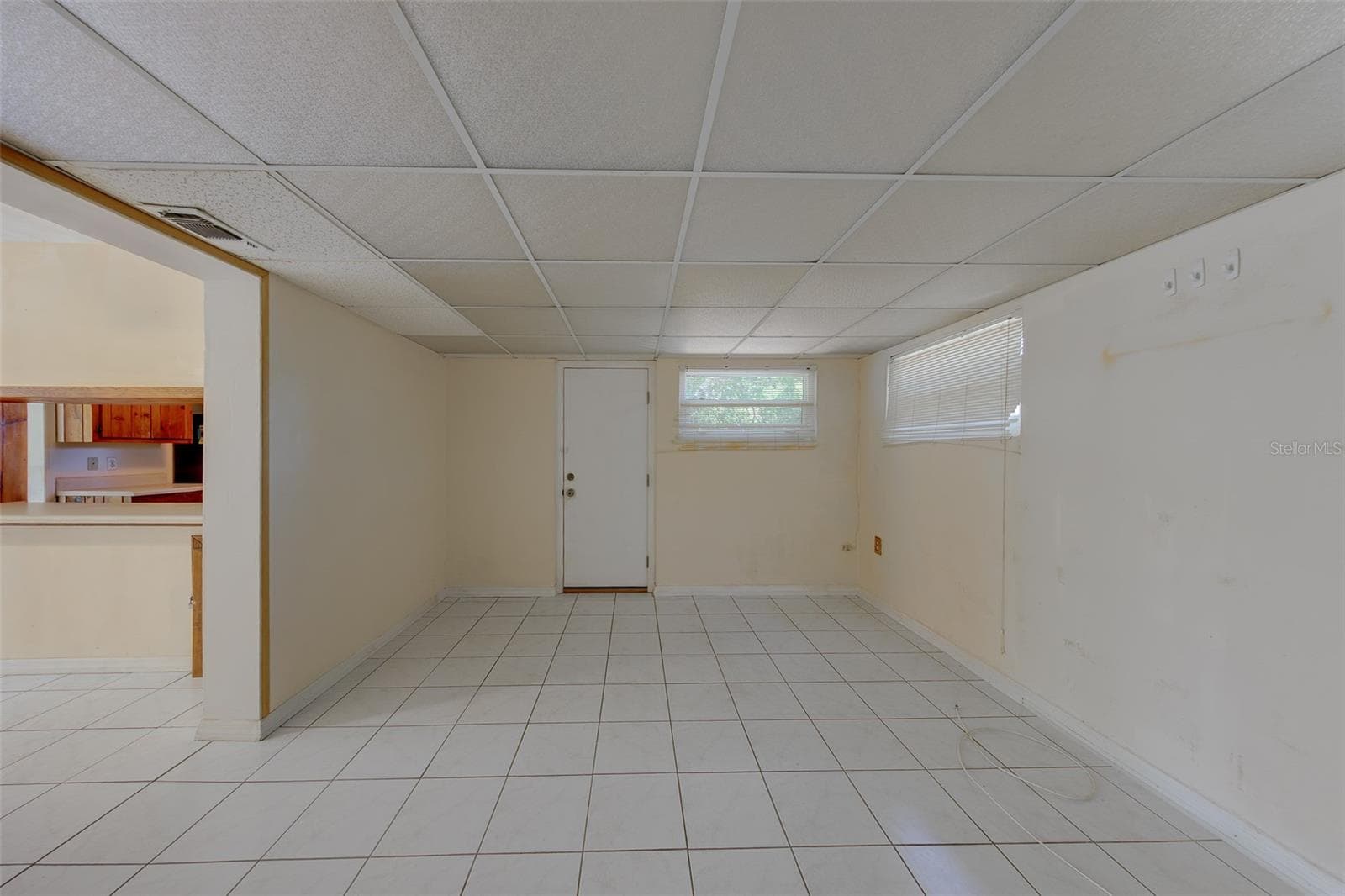 Single Family Residence at 811 69TH AVE S, ST PETERSBURG, photo 14 of 40