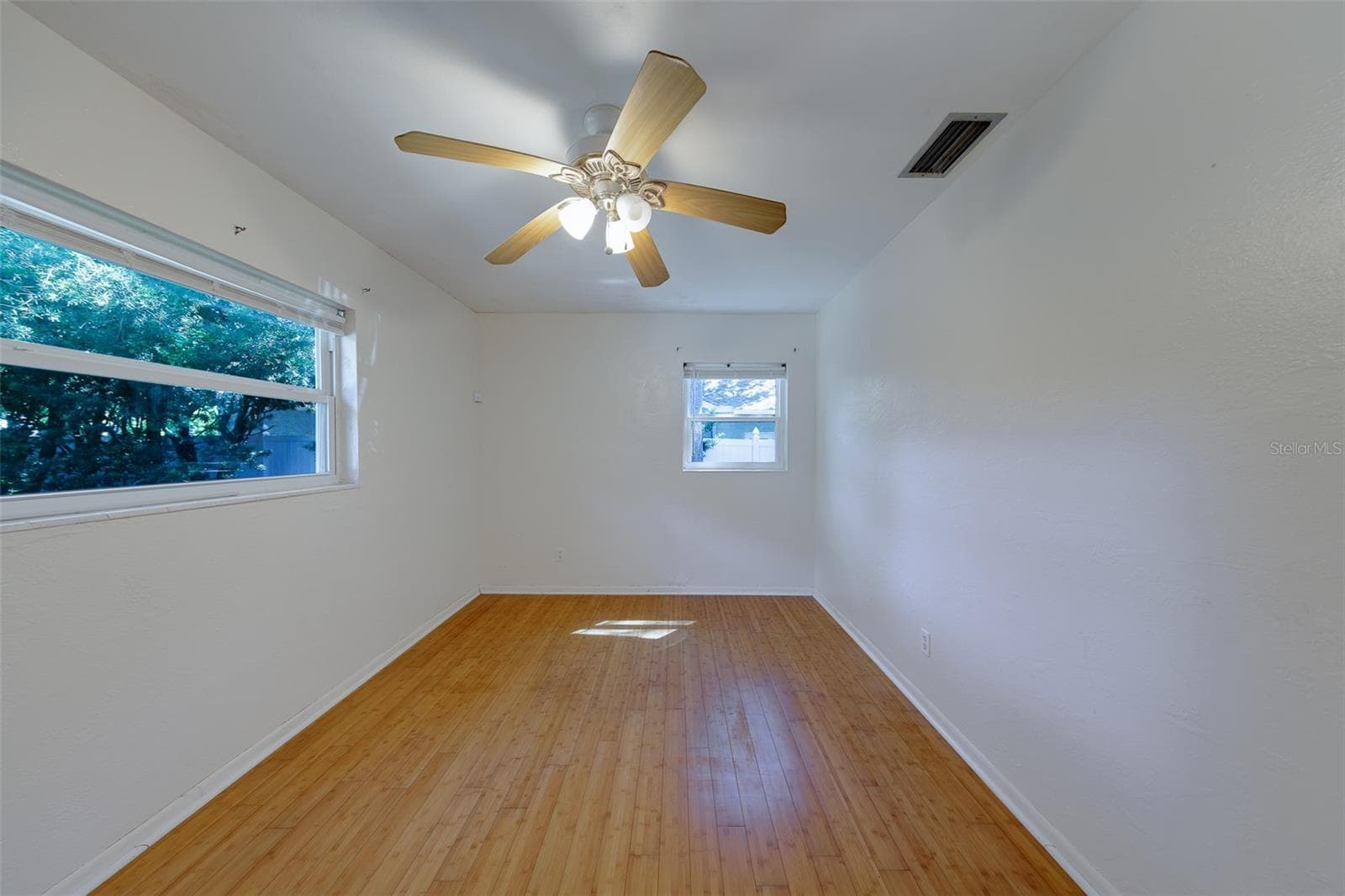 Single Family Residence at 811 69TH AVE S, ST PETERSBURG, photo 15 of 40