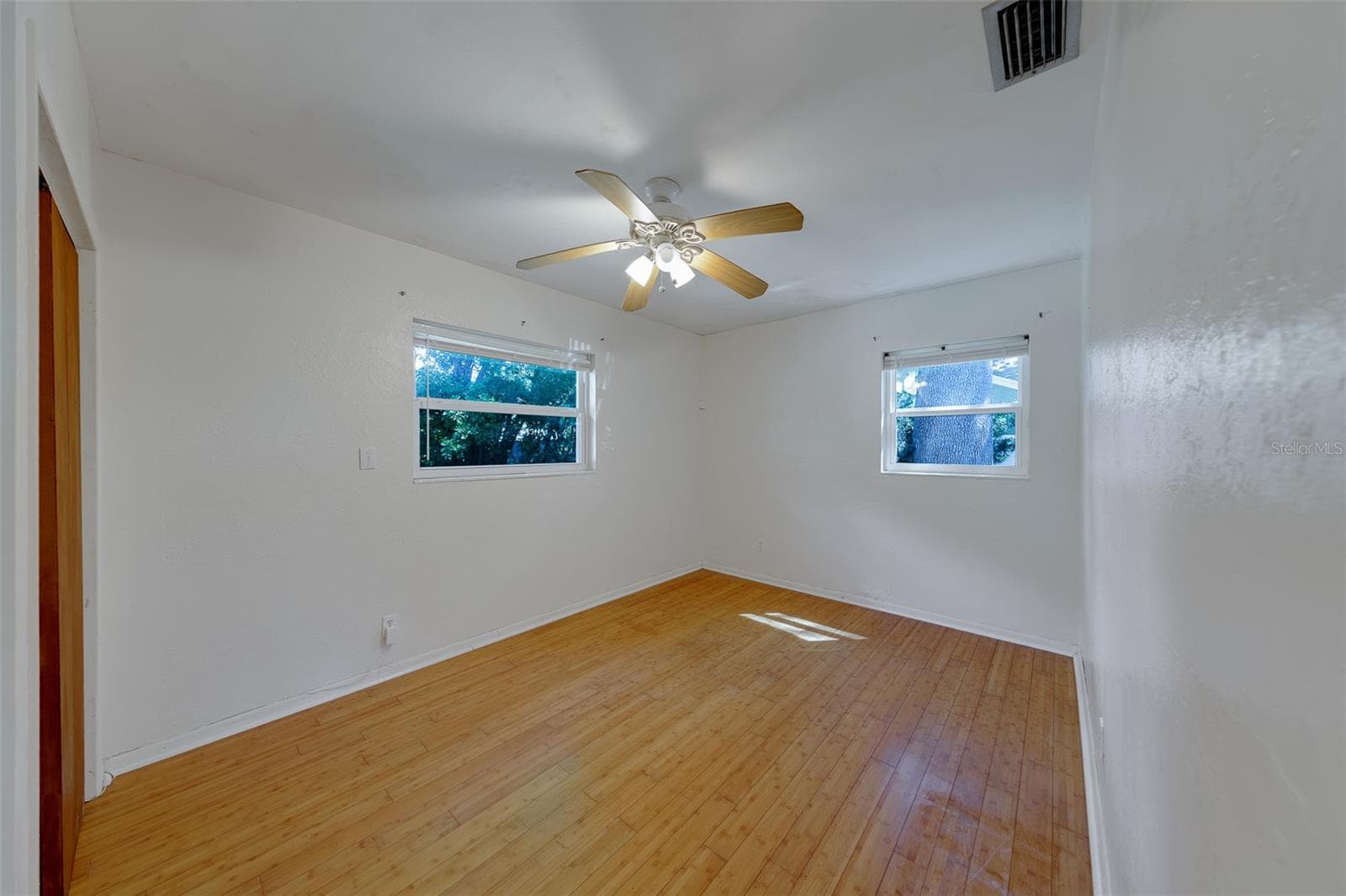 Single Family Residence at 811 69TH AVE S, ST PETERSBURG, photo 16 of 40