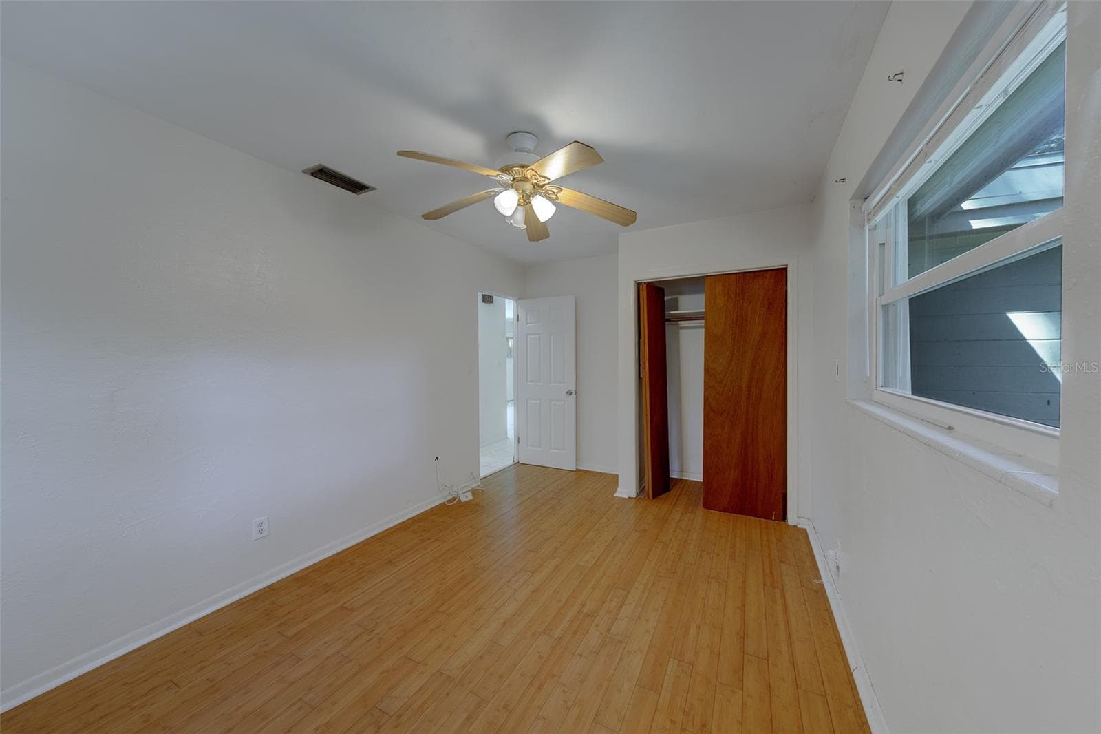 Single Family Residence at 811 69TH AVE S, ST PETERSBURG, photo 17 of 40