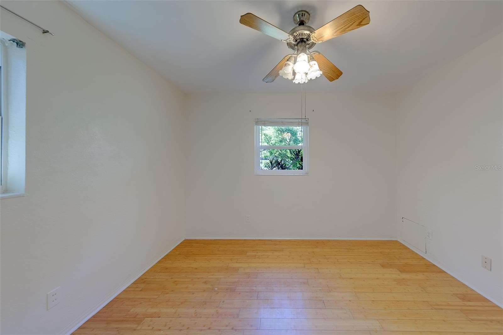 Single Family Residence at 811 69TH AVE S, ST PETERSBURG, photo 21 of 40