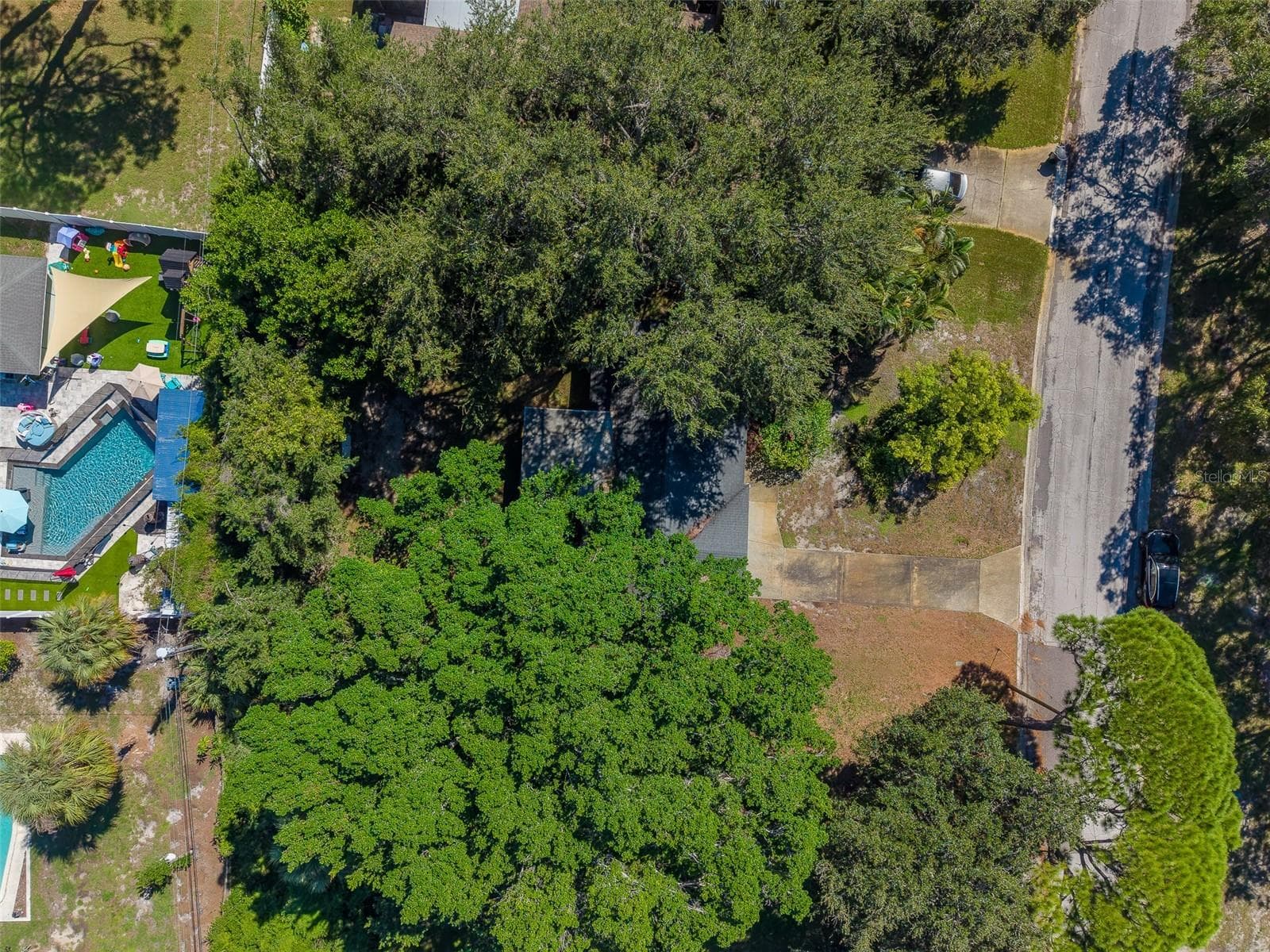 Single Family Residence at 811 69TH AVE S, ST PETERSBURG, photo 34 of 40