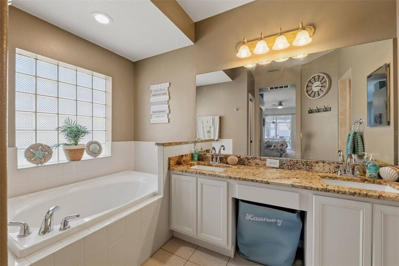 Single Family Residence at 1623 VISTOSO LN, RUSKIN, photo 16 of 21