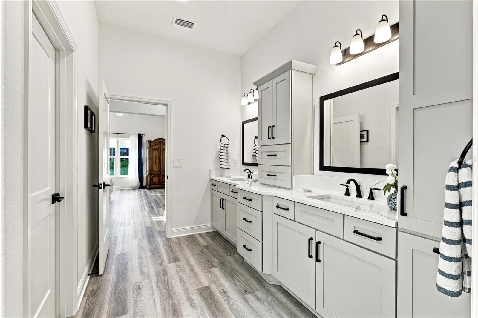Primary en-suite - 614 LAKE CREEK CIR, THE VILLAGES