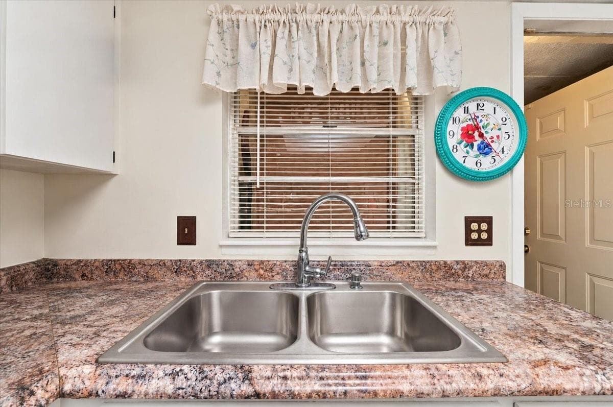 1004 Joan Ave Dundee, FL 33838 - 1004 JOAN AVE, DUNDEE