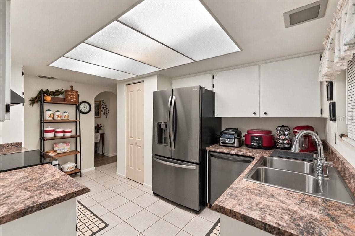 1004 Joan Ave Dundee, FL 33838 - 1004 JOAN AVE, DUNDEE