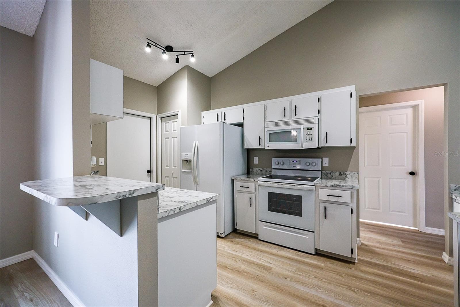 Single Family Residence at 5351 ST LUCIA DR, LAKELAND, photo 9 of 30