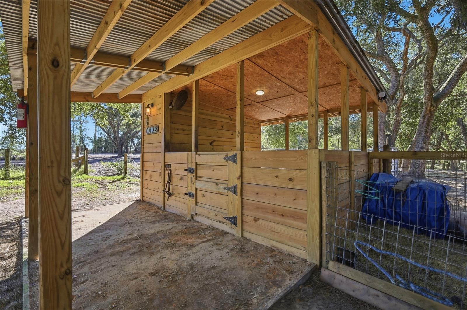 1 horse stall with storage, water & electricity - 2138 LAKE ELLA RD, FRUITLAND PARK