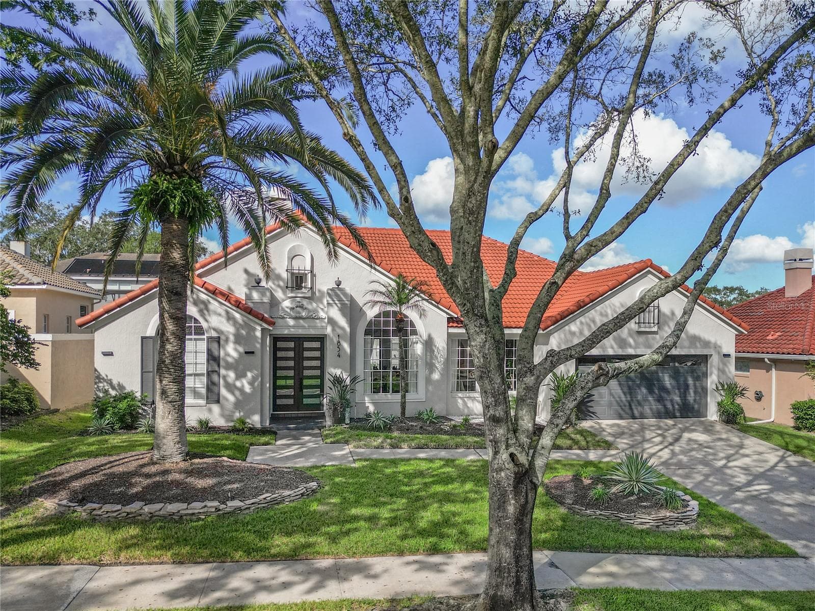 1854 VISTA ROYALE BLVD