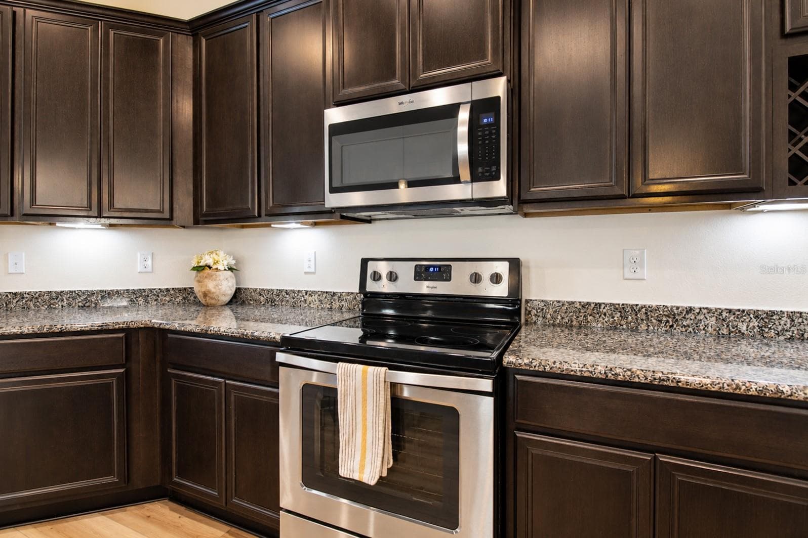 Stainless steel appliances - 110 GLENEAGLE GRANDE DR, DAYTONA BEACH