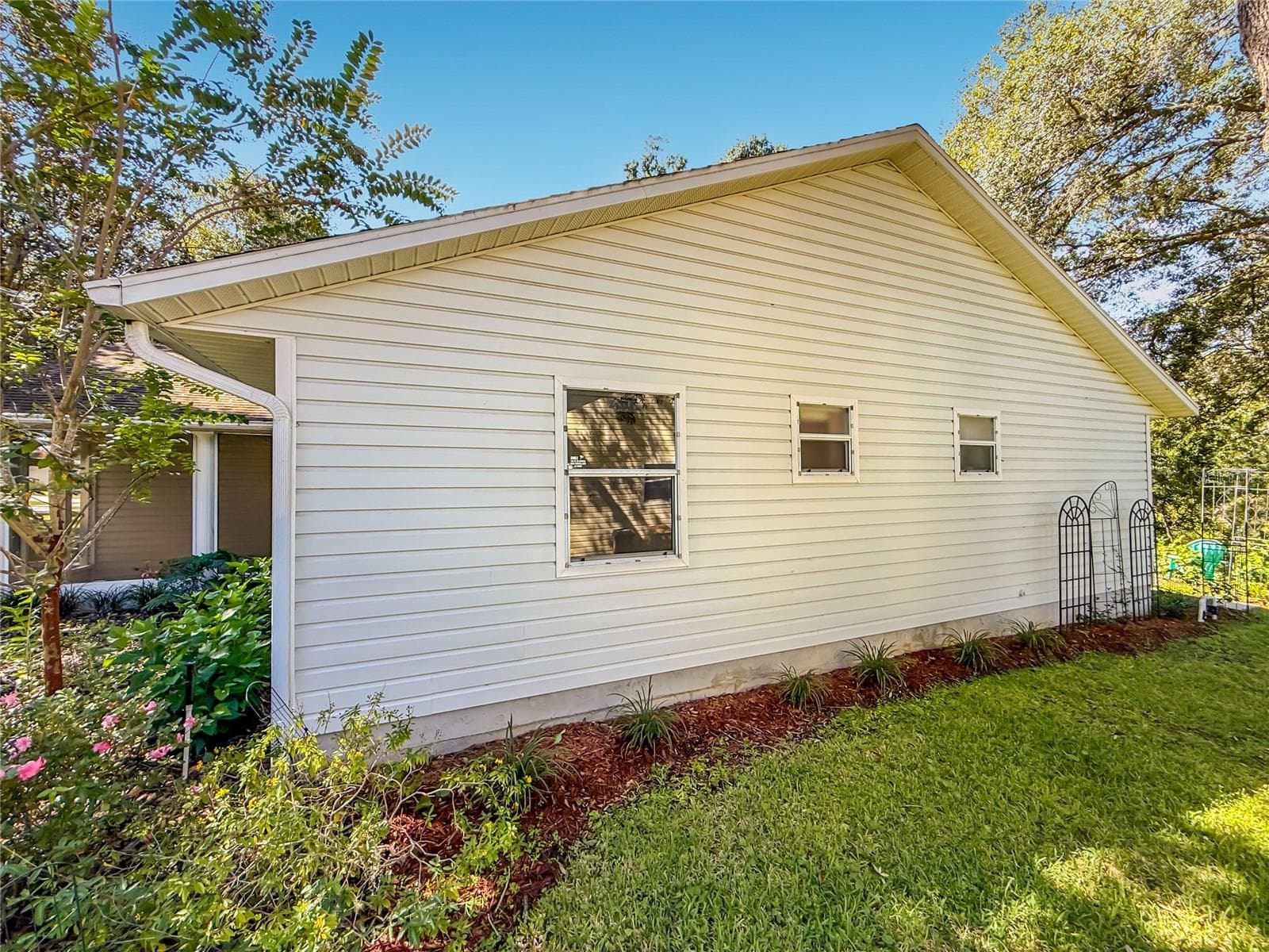 Single Family Residence at 1706 ORKNEY DR, LEESBURG, photo 51 of 55