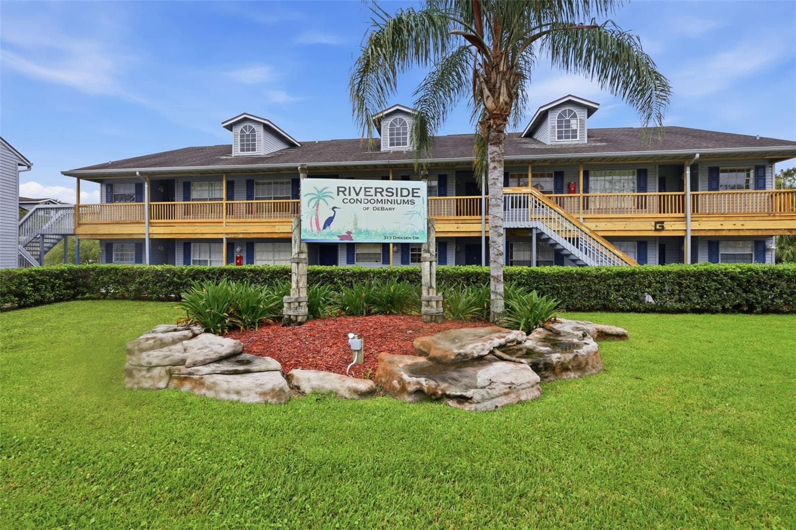 FRONT EXTERIOR - 313 DIRKSEN DR #G4, DEBARY