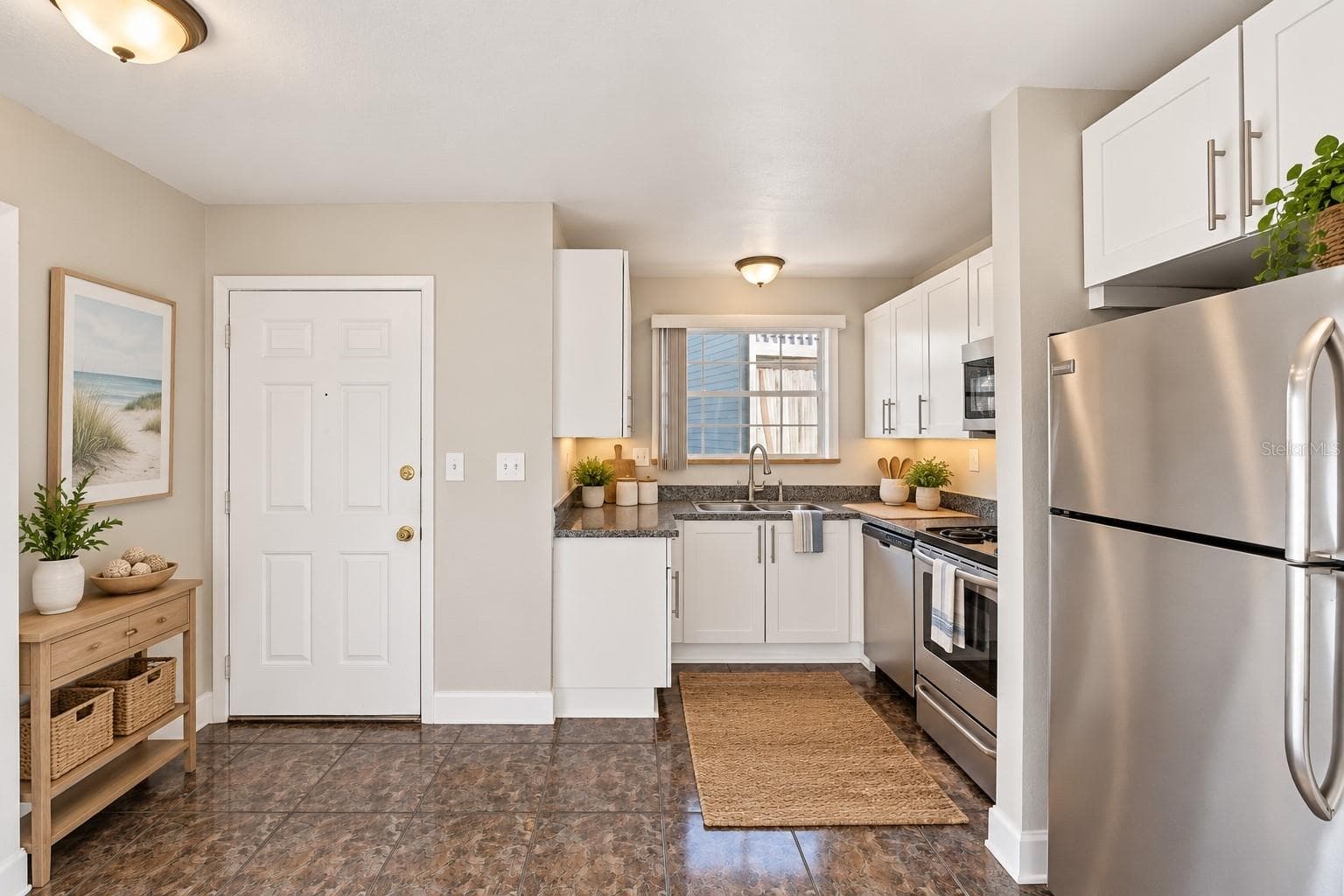 KITCHEN - 313 DIRKSEN DR #G4, DEBARY