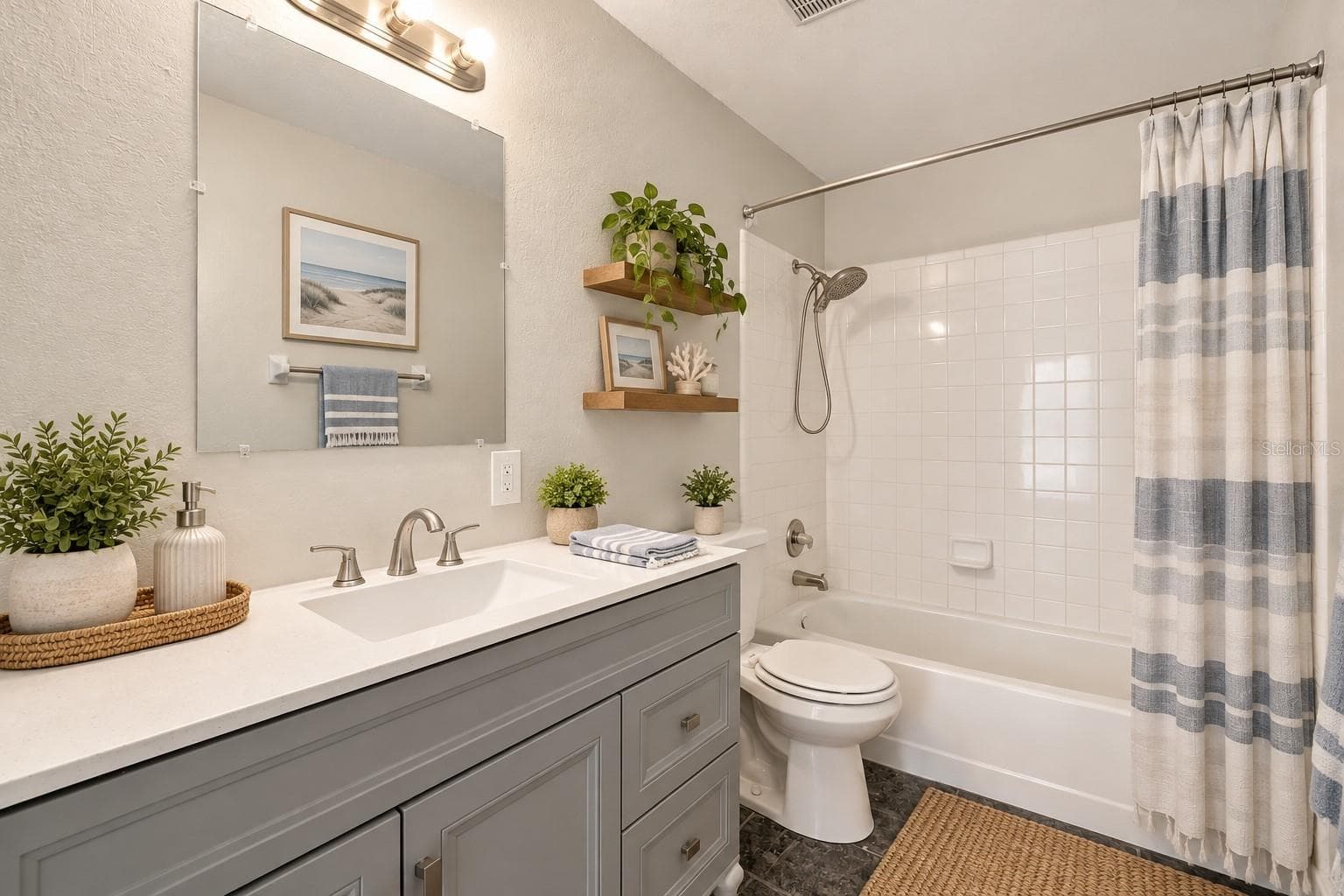 BATHROOM 2 - 313 DIRKSEN DR #G4, DEBARY