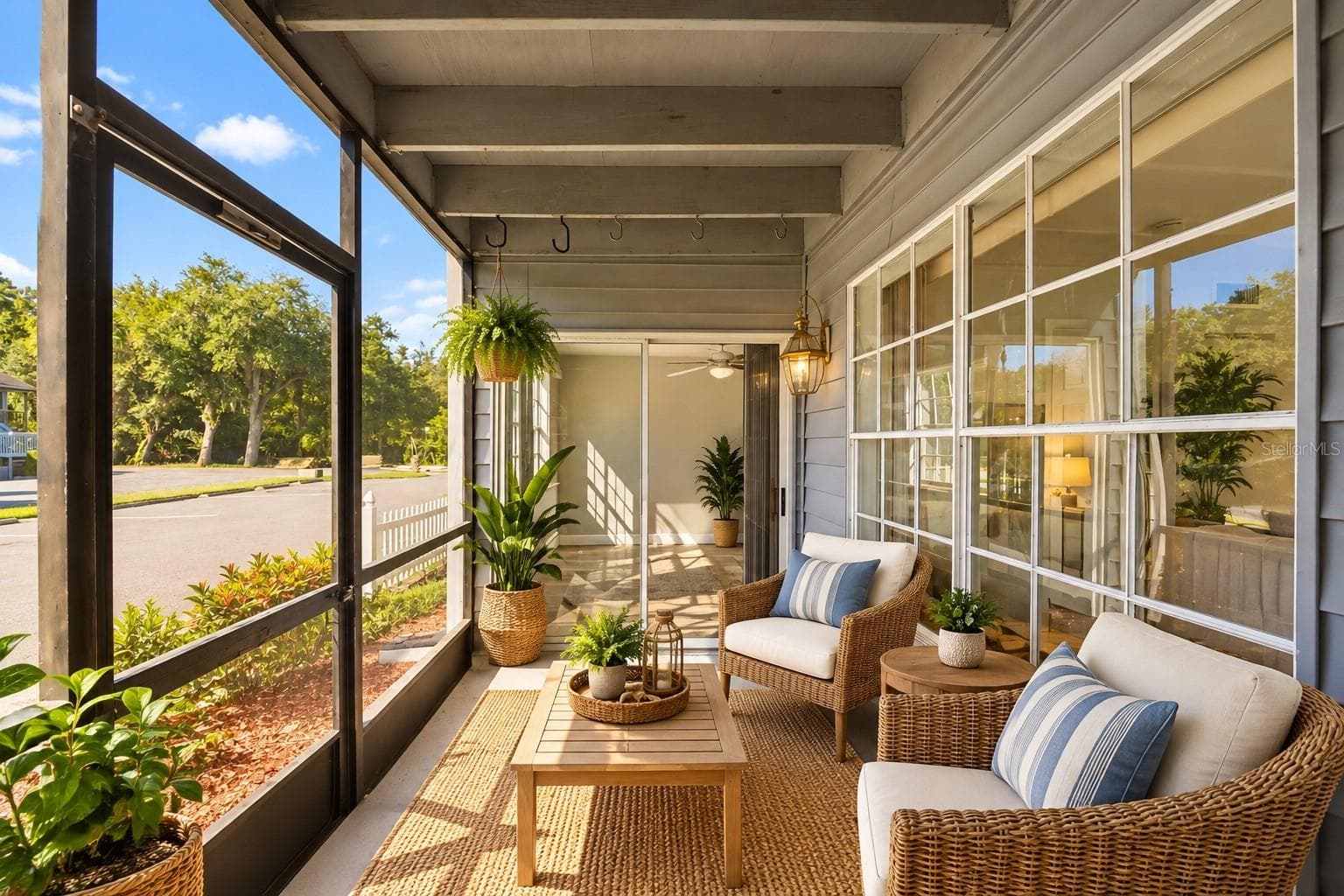 SCREENED PATIO - 313 DIRKSEN DR #G4, DEBARY