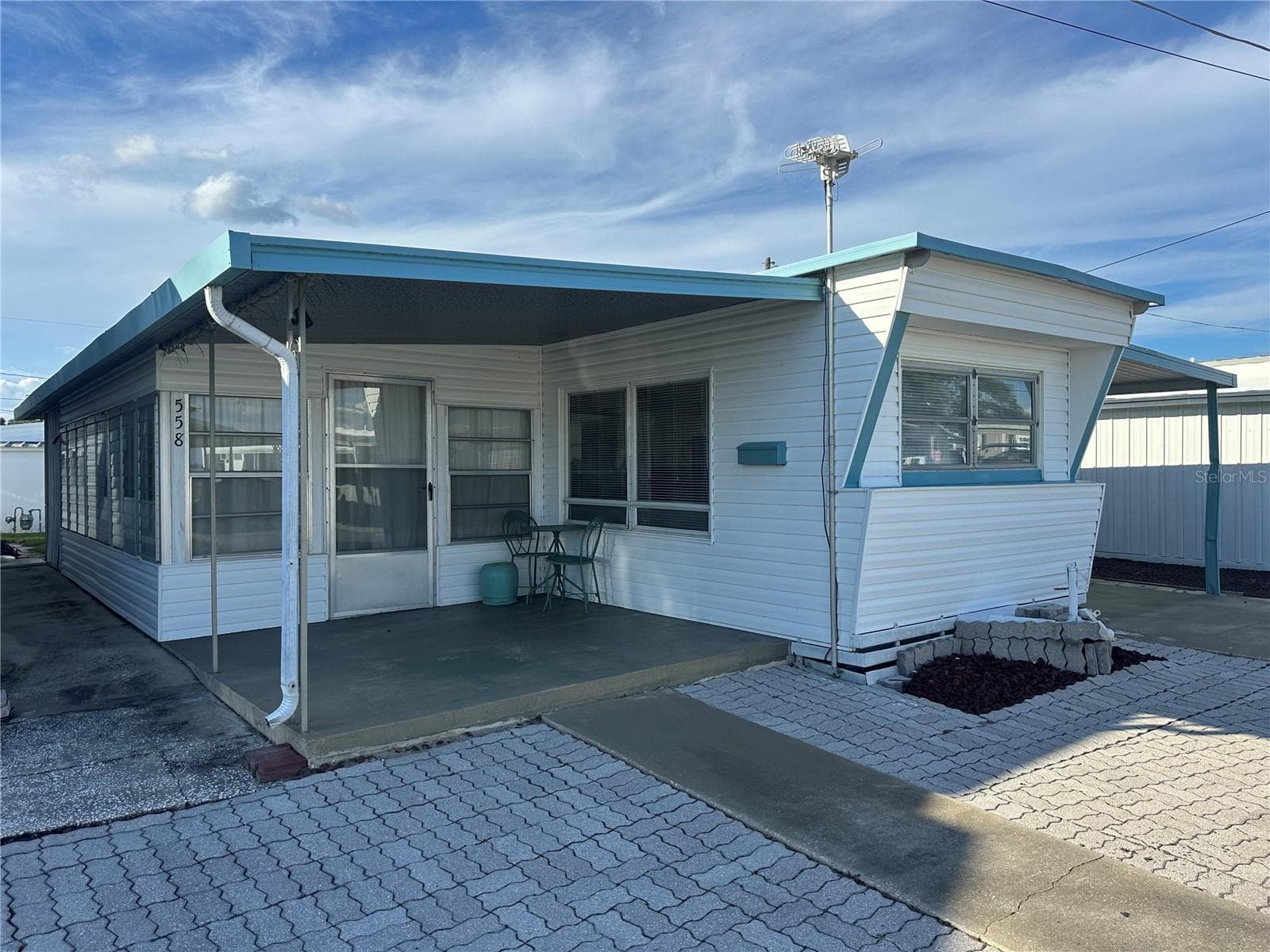 558 SINCLAIR CIR