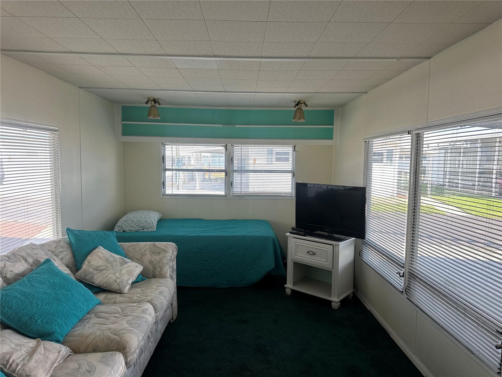 Mobile Home at 558 SINCLAIR CIR, TAVARES, photo 6 of 15